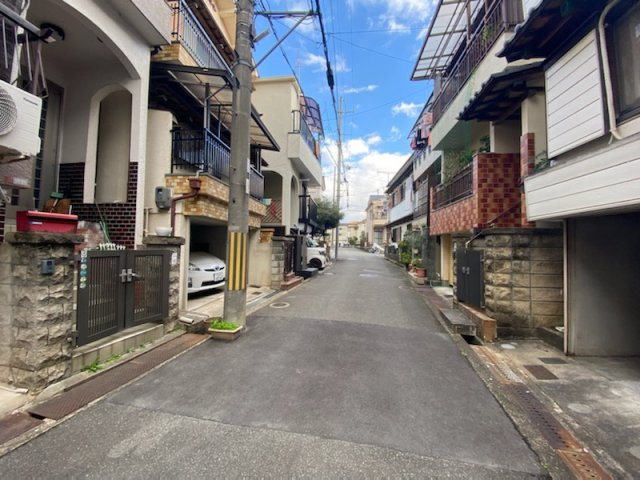 枚方市津田西町　戸建ての前面道路含む現地写真|■周りは閑静な住宅街ですよ♪♪