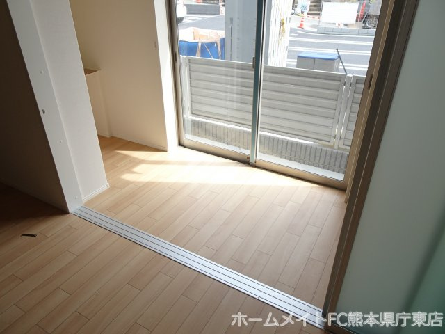 熊本市東区健軍３丁目のアパートのバルコニー