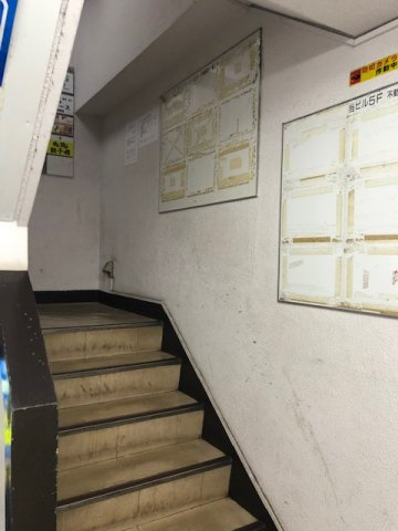 国土三協ビルのロビー