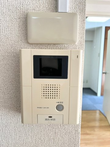 御苑ハイムのセキュリティ|モニター付きインターホン