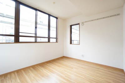 【寝室】 | グラン・シャリオ