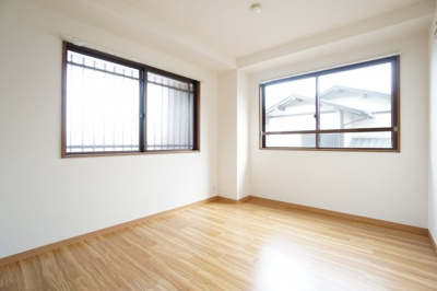 【洋室】 | グラン・シャリオ