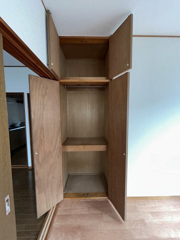 ハイム岡野の収納|南側洋室　収納