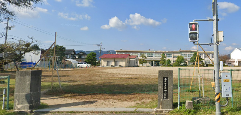 灘分町　戸建ての周辺|灘分小学校まで徒歩7分です。