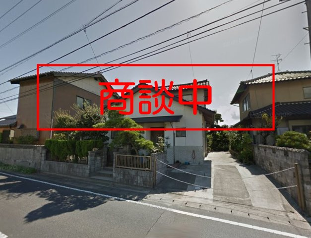 灘分町　戸建ての前面道路含む現地写真|正面右に車が縦列で２台駐車可能