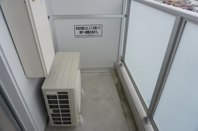 仲介手数料0！！STUDIO KANAREBASHIのバルコニー