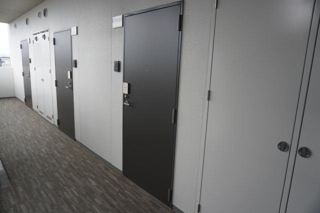 仲介手数料0！！STUDIO KANAREBASHIの玄関