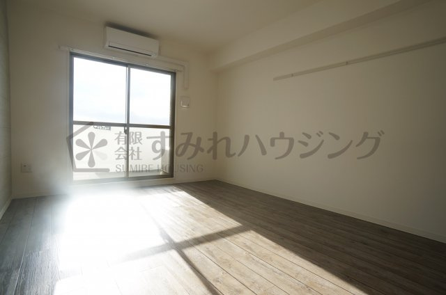 ONLYONE川西壱番館の居間・リビング|参考、同建物・同間取りの号室