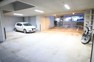 【駐車場】
