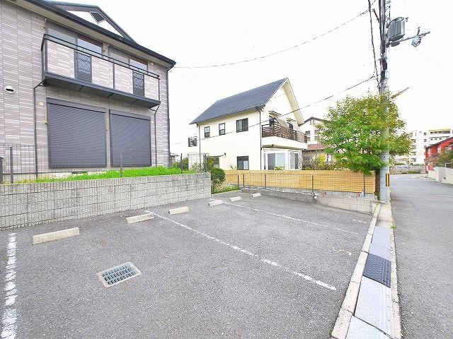 パセオ兜台の駐車場