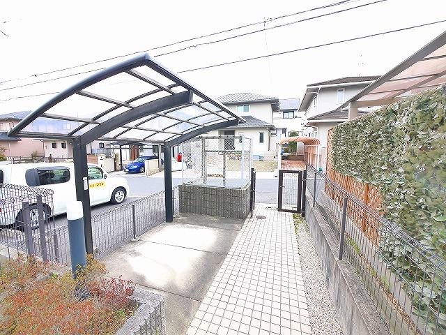 パセオ兜台のエントランス