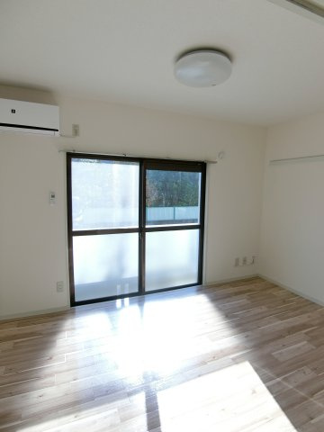 ロイヤルシングルの洋室