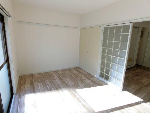 ロイヤルシングルの洋室