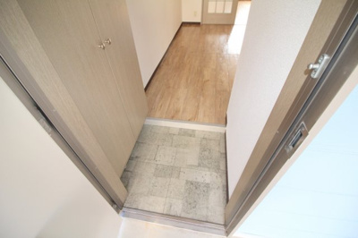 【エントランス】 | ローレル参番館