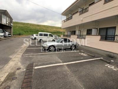 【駐車場】 | ハイツリバーイースト | 駐車場完備です