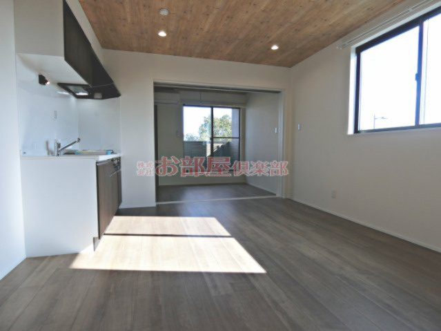 ティーレグノ羽犬塚の居間・リビング|こちらのリビングで趣味の時間をお楽しみください♪