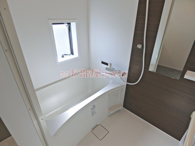 ティーレグノ羽犬塚の浴室|アクセントの効いたお洒落なお風呂♪