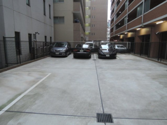【駐車場】 | 平置き駐車場です。