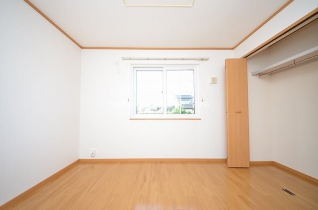 １０１号室　洋室６帖大きめのクローゼットが付いてます。
