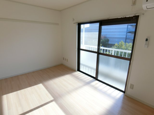 ロイヤルシングルの洋室