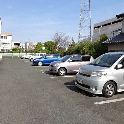 ロイヤルシングルの駐車場