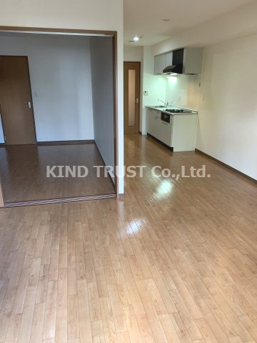 NISHITENMA-Y's villageの居間・リビング|おしゃれな居間です