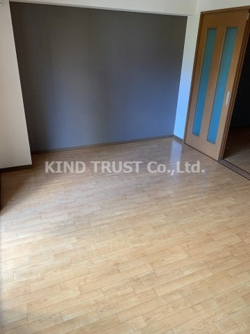 NISHITENMA-Y's villageの洋室|使い勝手のいい洋室です