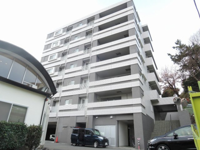 【外観】 | Ｄ‘レスティア港南台 | 総戸数４７戸、２００５年７月築、管理人は日勤勤務につき管理体制良好です♪