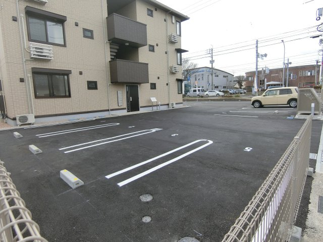 エムグランデの駐車場