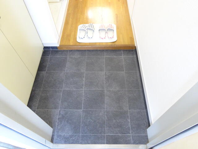 アドリーム幕張本郷吉野の玄関