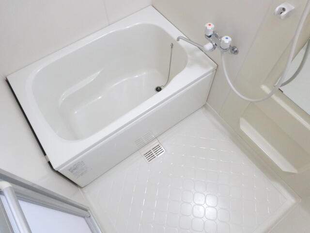 アドリーム幕張本郷吉野の浴室