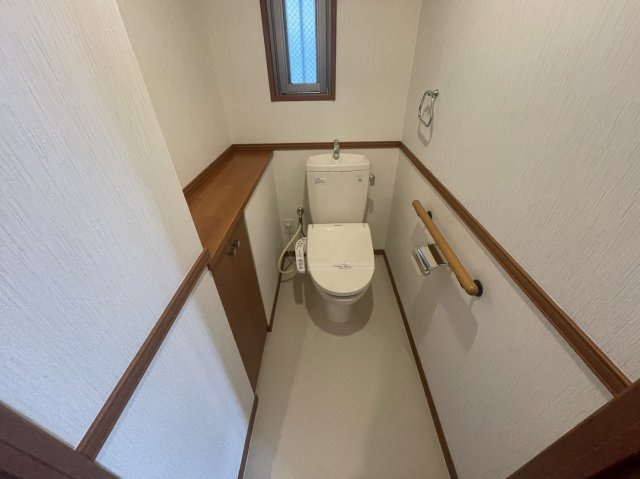 【トイレ】 | アンピール天神東 | 清潔感のあるトイレです