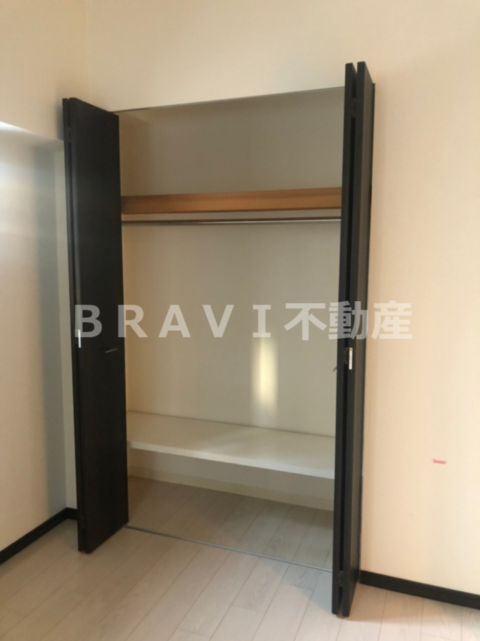 エステムコート谷町四丁目　BRAVI不動産の収納|【エステムコート谷町四丁目】コートもかけやすい収納
