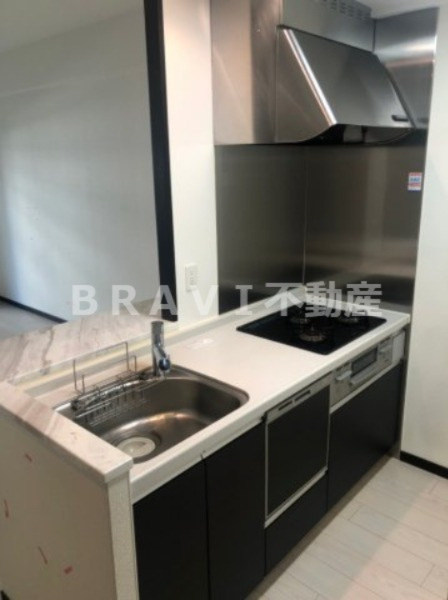 エステムコート谷町四丁目　BRAVI不動産のキッチン|【エステムコート谷町四丁目】しっかりした換気扇のあるキッチン