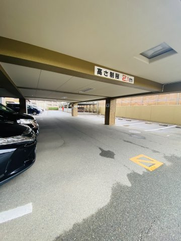 JGMヴェルデ春日参番館の駐車場