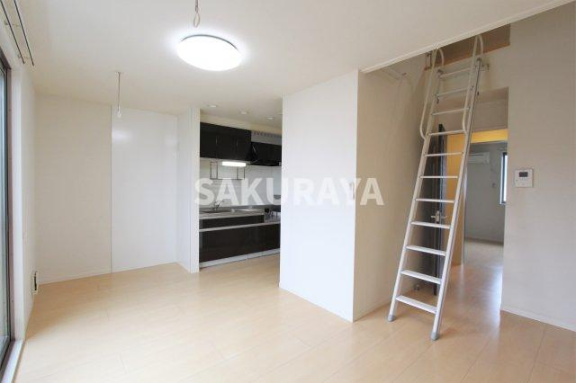 ボーセゾンの居間・リビング|現況と異なる場合がございます。