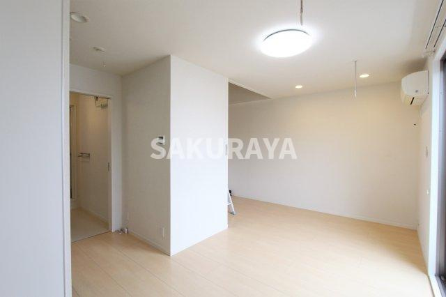 ボーセゾンの居間・リビング|現況と異なる場合がございます。