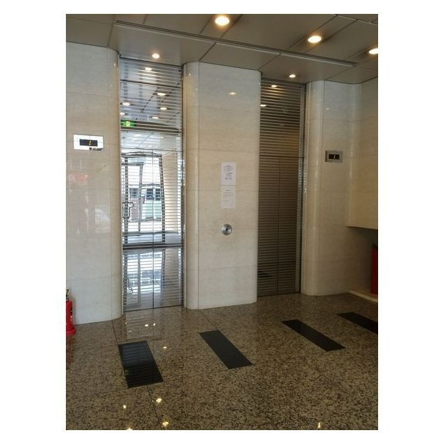 岐阜神田町ビルのエントランス