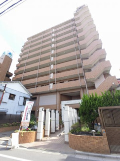 【外観】 | 総戸数４２戸、平成８年２月築、管理人は巡回勤務につき管理体制良好です♪
