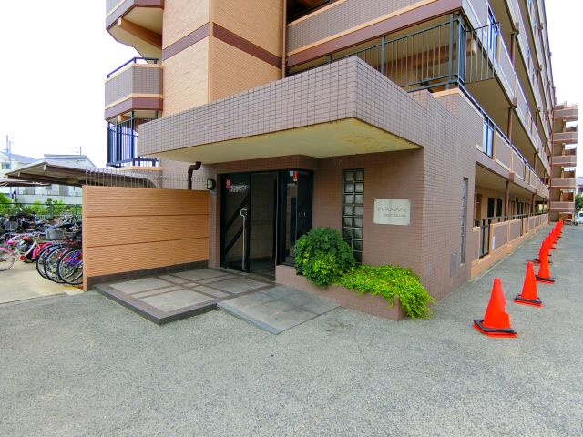 ブエナビスタ和泉中央のエントランス