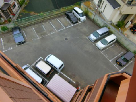 ブエナビスタ和泉中央の駐車場