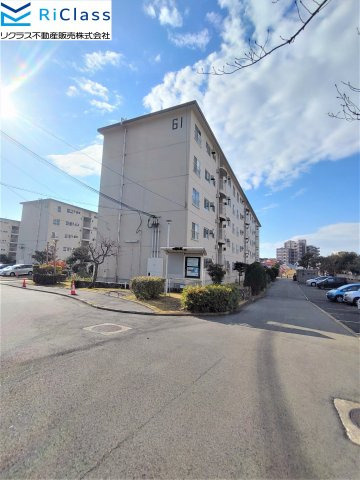 明舞一四団地六一号棟の外観|落ち着いた雰囲気の外観です
