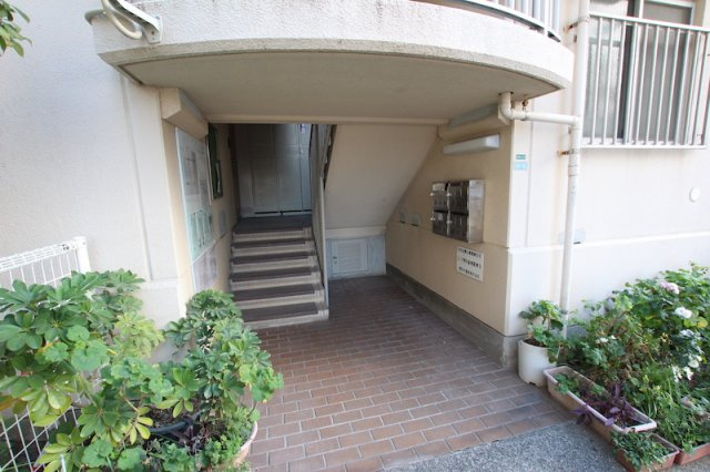 コープ野村香椎駅東のエントランス