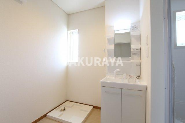 リヴェール・カーサの洗面所|現況と異なる場合がございます。