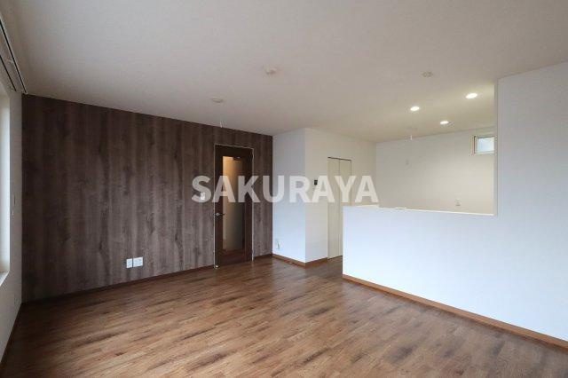 リヴェール・カーサの居間・リビング|現況と異なる場合がございます。