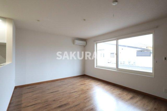 リヴェール・カーサの居間・リビング|現況と異なる場合がございます。