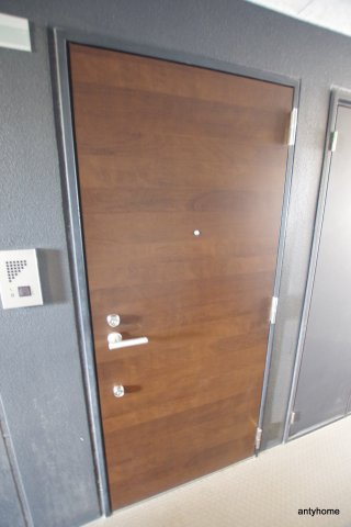 プロシード大阪梅田ポーション　仲介手数料無料の玄関