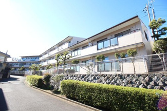 【外観】 | 閑静な住宅地に建つマンションのタイル張りでおしゃれな外観です！安心の新耐震基準マンションです♪