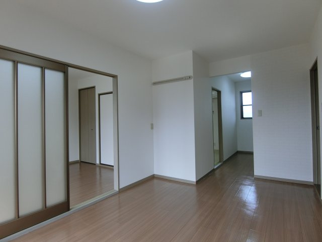 パストラル米原Ｂ棟の居間・リビング