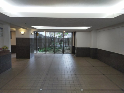 【エントランス】 | ディオ・フェルティ旭公園 | 明るく開放感のあるエントランスです。